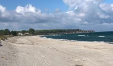 Badestrand Ostseebad Rerik mit Blick auf die Halbinsel Wustrow