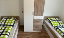 Schlafzimmer 2 mit 2 Einzelbetten