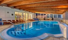 Schwimmbad im Partnerhotel Vier Jahreszeiten