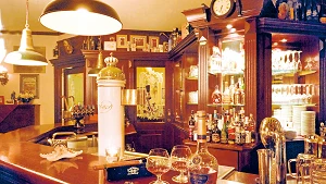 gemütliche Bar