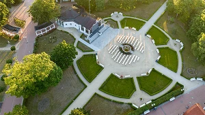 Konzertmuschel und Konzertplatz aus der Luft