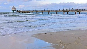 Wind und Wellen an der Seebrücke