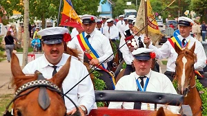 Festumzug durch den Ort