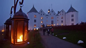 Wasserschloss in der Abenddämmerung