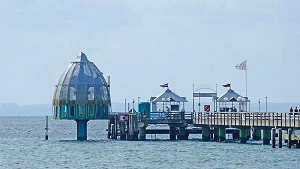 Tauchgondel am Kopf der Seebrücke