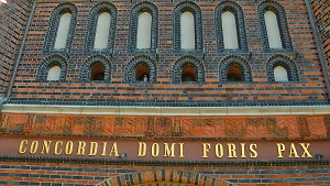 „CONCORDIA DOMI FORIS PAX“