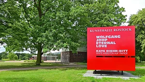 Ausstellungsschild vor der Kunsthalle