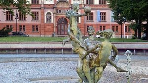 Detail Brunnen der Lebensfreude