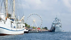 Volksfeste und „Schiffe-gucken“