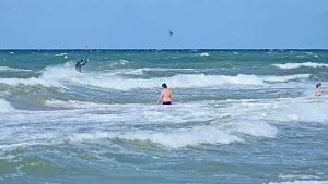 gegenseitige Rücksichtnahme beim Baden und Wassersport