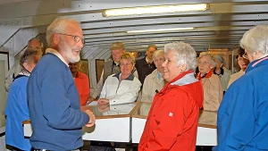 Besuchergruppe im Bordmuseum