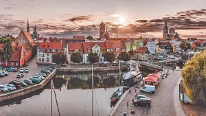 Silhouette mit den Kirchtürmen der Hansestadt Stralsund