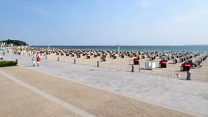 Promenade entlang des Strandes