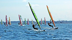 Nationale und internationale Segelwettbewerbe während der gesmaten Warnemünder Woche