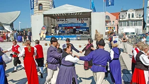 Trachtentreffen am zweiten Wochenende der Warnemünder Woche